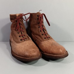 PAIRE DE BRODEQUINS FRANCAIS TOILE ET CUIR DE TYPE AFRIKAKORPS FABRICATION ALLEMANDE DEDOMMAGEMENT DE GUERRE