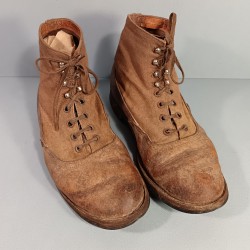 PAIRE DE BRODEQUINS FRANCAIS TOILE ET CUIR DE TYPE AFRIKAKORPS FABRICATION ALLEMANDE DEDOMMAGEMENT DE GUERRE T 39