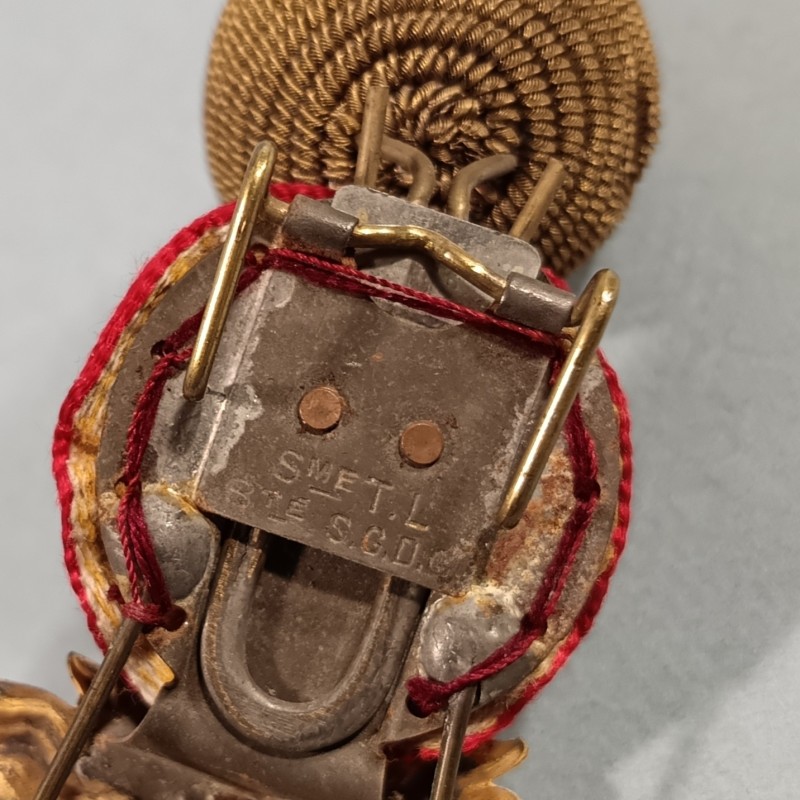 ATTRIBUT OU INSIGNE ET POMPON DE KEPI D'OFFICIERS MODELE 1886 OFFICIER D'INFANTERIE ET LEGION ETRANGERE LIEUTENANT CAPITAINE