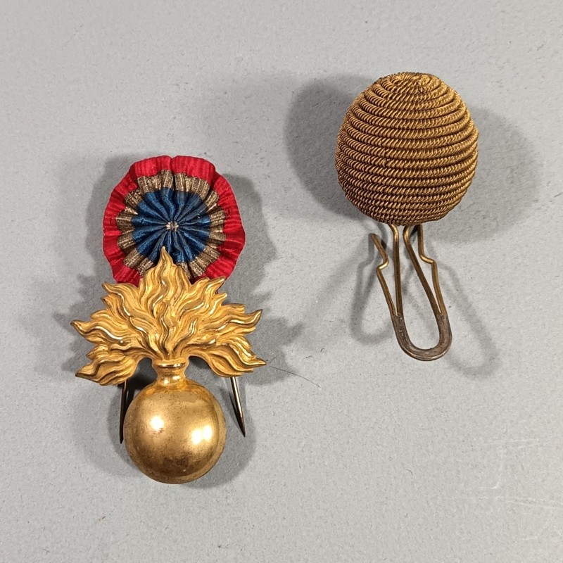 ATTRIBUT OU INSIGNE ET POMPON DE KEPI D'OFFICIERS MODELE 1886 OFFICIER D'INFANTERIE ET LEGION ETRANGERE LIEUTENANT CAPITAINE