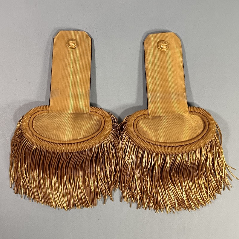 PAIRE D'EPAULETTES DE LIEUTENANT OU CAPITAINE D'OFFICIER D'INFANTERIE MODELE TROISIEME REPUBLIQUE 1914 TENUE 1931