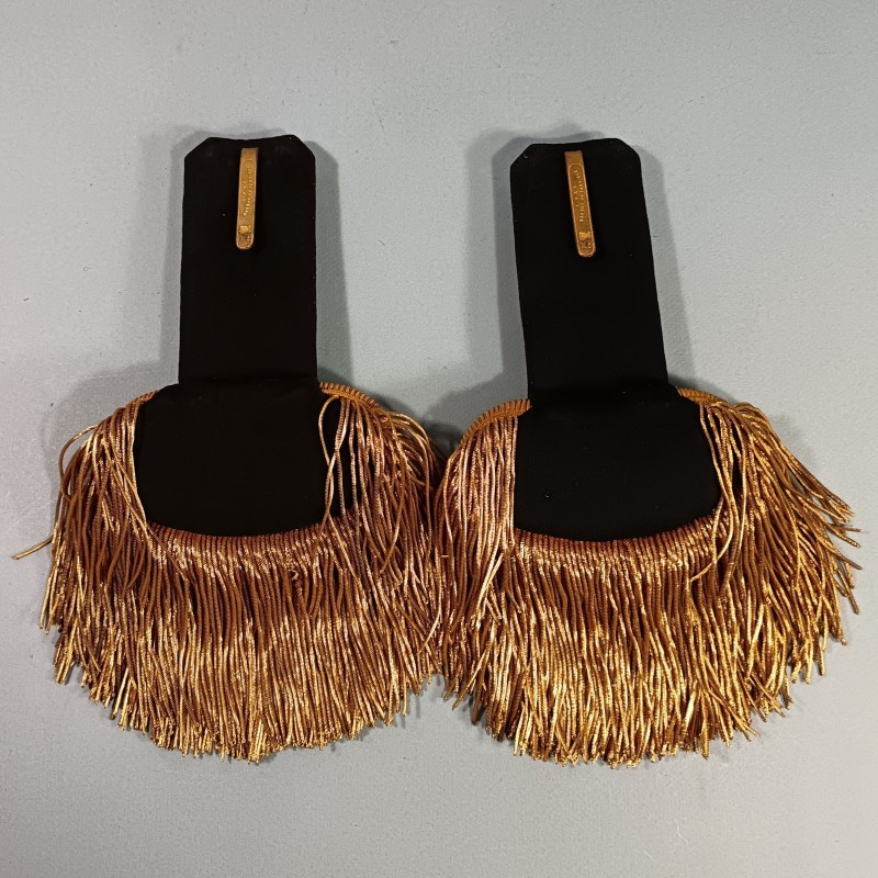 PAIRE D'EPAULETTES DE LIEUTENANT OU CAPITAINE D'OFFICIER D'INFANTERIE MODELE TROISIEME REPUBLIQUE 1914 TENUE 1931