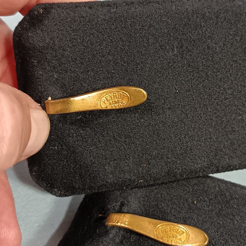 PAIRE D'EPAULETTES DE LIEUTENANT OU CAPITAINE D'OFFICIER D'INFANTERIE MODELE TROISIEME REPUBLIQUE 1914 TENUE 1931 EN BOITE