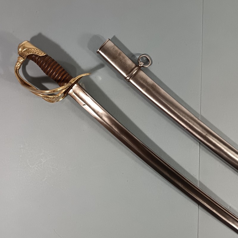 SABRE MODELE 1822 POUR OFFICIERS DE CAVALERIE LEGERE ET D'ARTILLERIE MONTEE LAME COURBE MARQUEE DE CHATELRAULT 1873