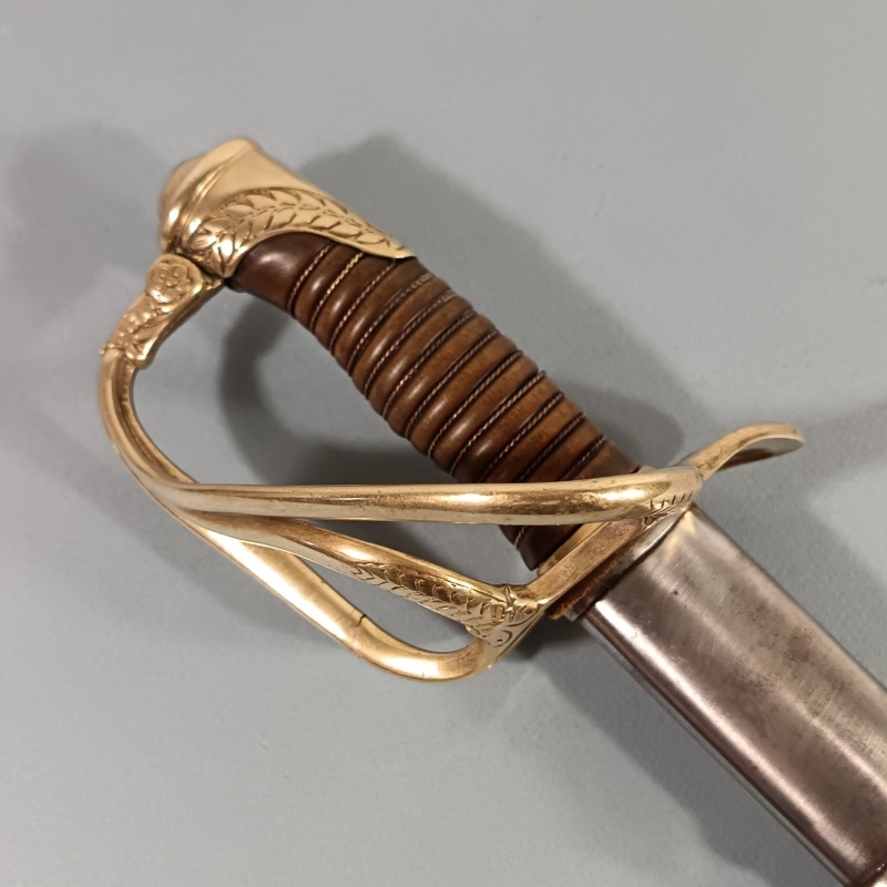 SABRE MODELE 1822 POUR OFFICIERS DE CAVALERIE LEGERE ET D'ARTILLERIE MONTEE LAME COURBE MARQUEE DE CHATELRAULT 1873