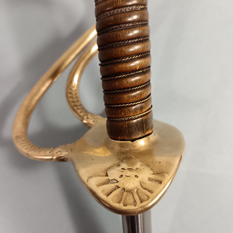 SABRE MODELE 1822 POUR OFFICIERS DE CAVALERIE LEGERE ET D'ARTILLERIE MONTEE LAME COURBE MARQUEE DE CHATELRAULT 1873