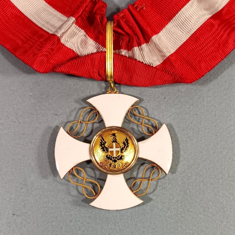 ITALIE MEDAILLE DE COMMANDEUR DE L'ORDRE NATIONAL DE LA COURONNE ITALIENNE EN OR ITALIAN NATIONAL CROWN ORDER IN GOLD