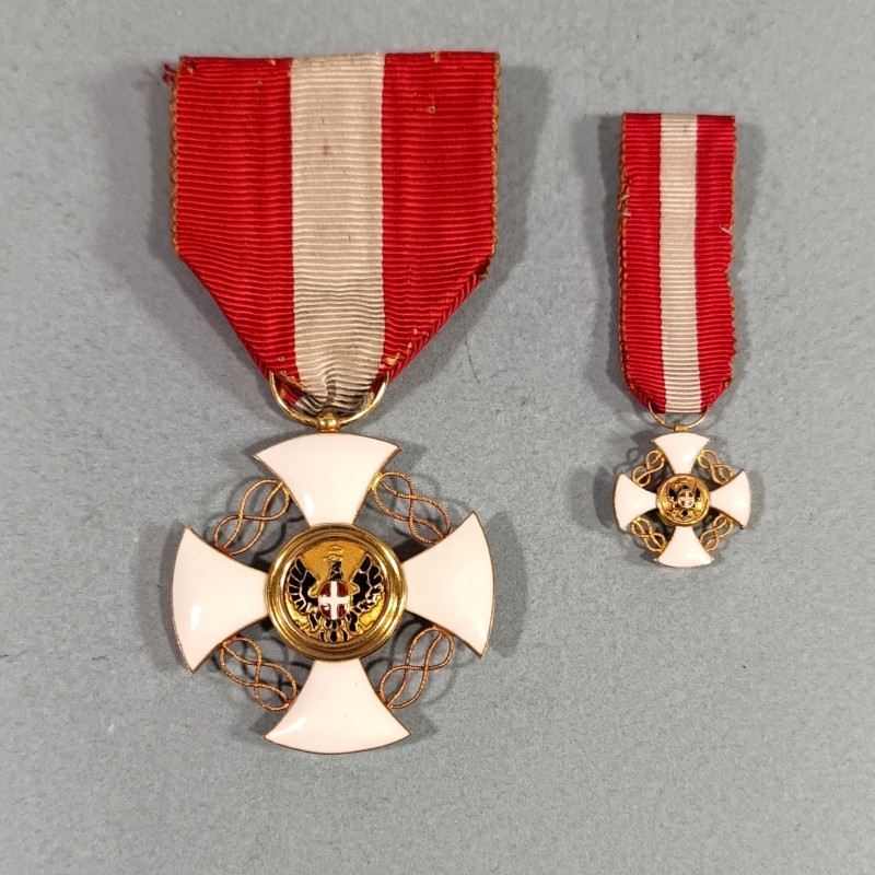 ITALIE MEDAILLE DE CHEVALIER DE L'ORDRE NATIONAL DE LA COURONNE ITALIENNE EN OR ITALIAN NATIONAL CROWN ORDER IN GOLD