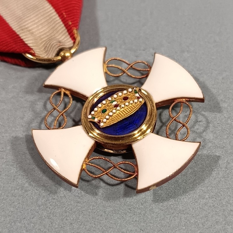 ITALIE MEDAILLE DE CHEVALIER DE L'ORDRE NATIONAL DE LA COURONNE ITALIENNE EN OR ITALIAN NATIONAL CROWN ORDER IN GOLD