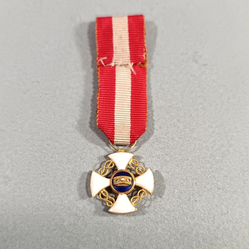 ITALIE MEDAILLE DE CHEVALIER DE L'ORDRE NATIONAL DE LA COURONNE ITALIENNE EN OR ITALIAN NATIONAL CROWN ORDER IN GOLD