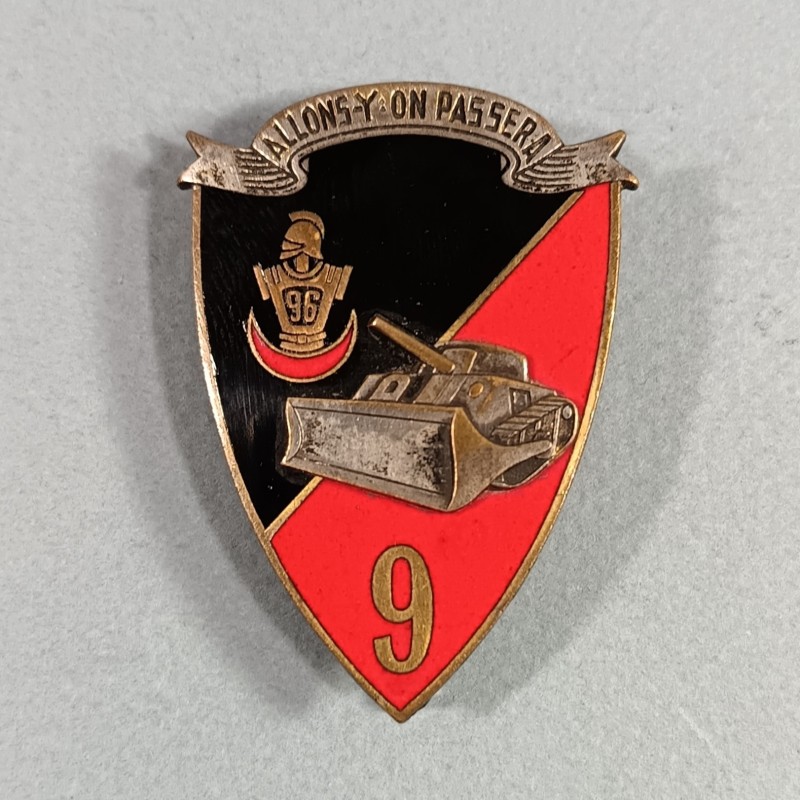 INSIGNE MILITAIRE GENIE 9-96 ème BATAILLON FABRICATION NON MARQUEE A IDENTIFIER