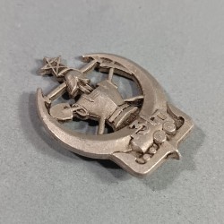 INSIGNE MILITAIRE GENIE 31 ème BATAILLON FABRICATION 1939 AUGIS LYON EN ALUMINIUM