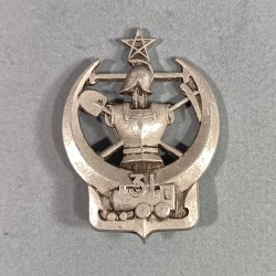 INSIGNE MILITAIRE GENIE 31 ème BATAILLON FABRICATION 1939 AUGIS LYON EN ALUMINIUM