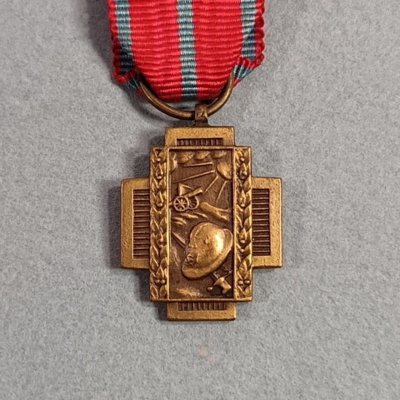 BELGIQUE REDUCTION DE LA MEDAILLE DES ANCIENS COMBATTANTS OU CROIX DE FEU GUERRE 1914-1918