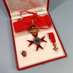 ITALIE VATICAN MEDAILLE SA REDUCTION ET BOUTONNIERE DE COMMANDEUR DE L'ORDRE D'ALFONSUS IX
