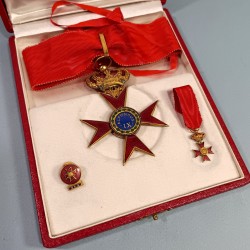 ITALIE VATICAN MEDAILLE SA REDUCTION ET BOUTONNIERE DE COMMANDEUR DE L'ORDRE D'ALFONSUS IX