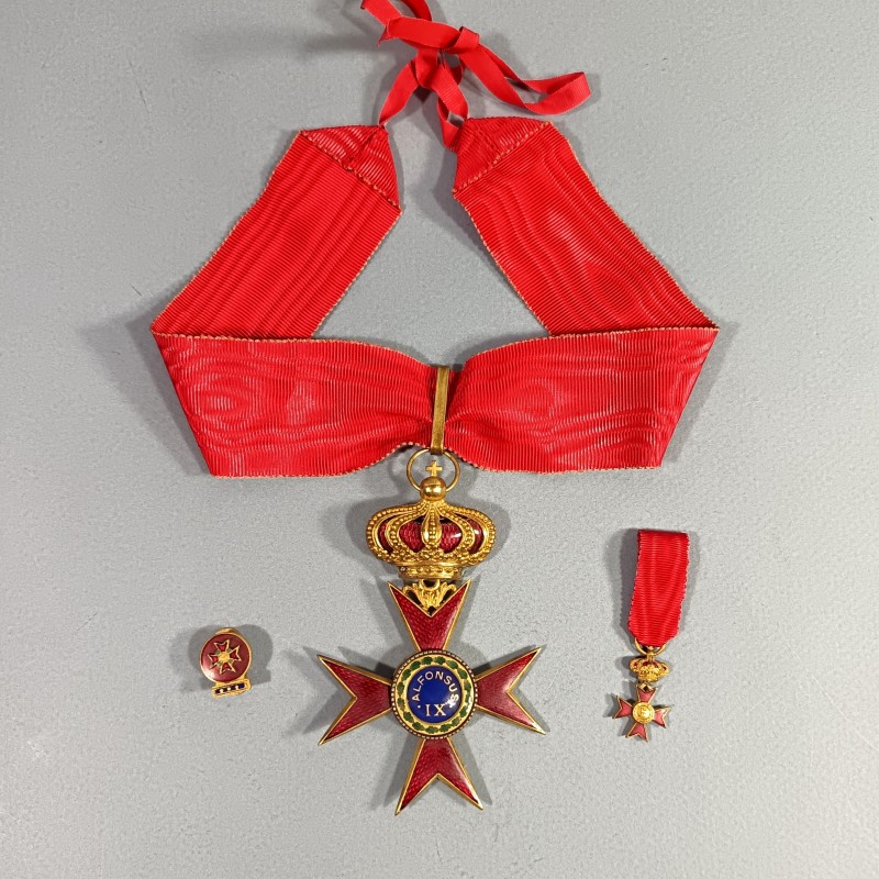 ITALIE VATICAN MEDAILLE SA REDUCTION ET BOUTONNIERE DE COMMANDEUR DE L'ORDRE D'ALFONSUS IX
