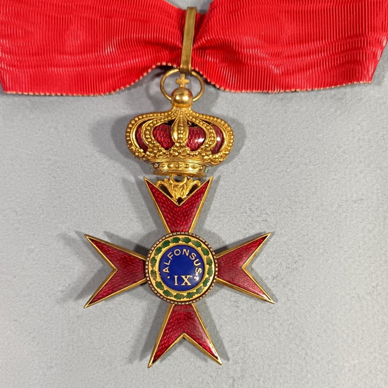 ITALIE VATICAN MEDAILLE SA REDUCTION ET BOUTONNIERE DE COMMANDEUR DE L'ORDRE D'ALFONSUS IX
