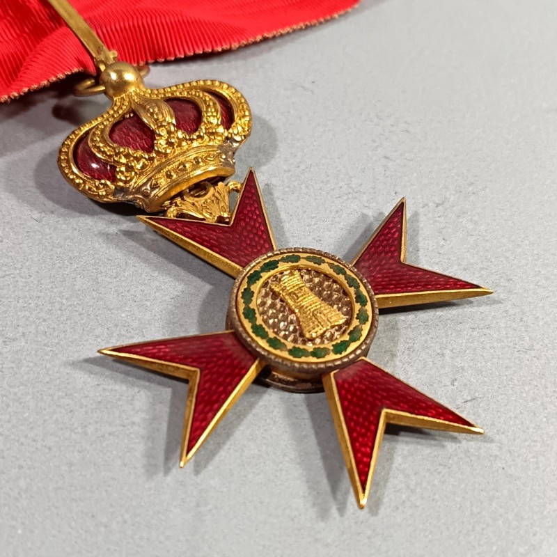 ITALIE VATICAN MEDAILLE SA REDUCTION ET BOUTONNIERE DE COMMANDEUR DE L'ORDRE D'ALFONSUS IX