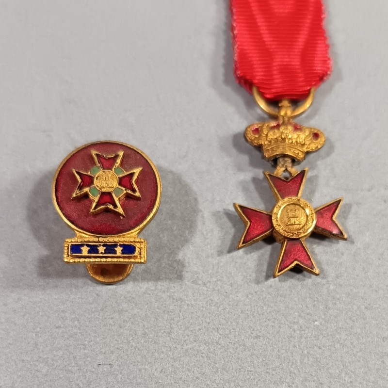 ITALIE VATICAN MEDAILLE SA REDUCTION ET BOUTONNIERE DE COMMANDEUR DE L'ORDRE D'ALFONSUS IX