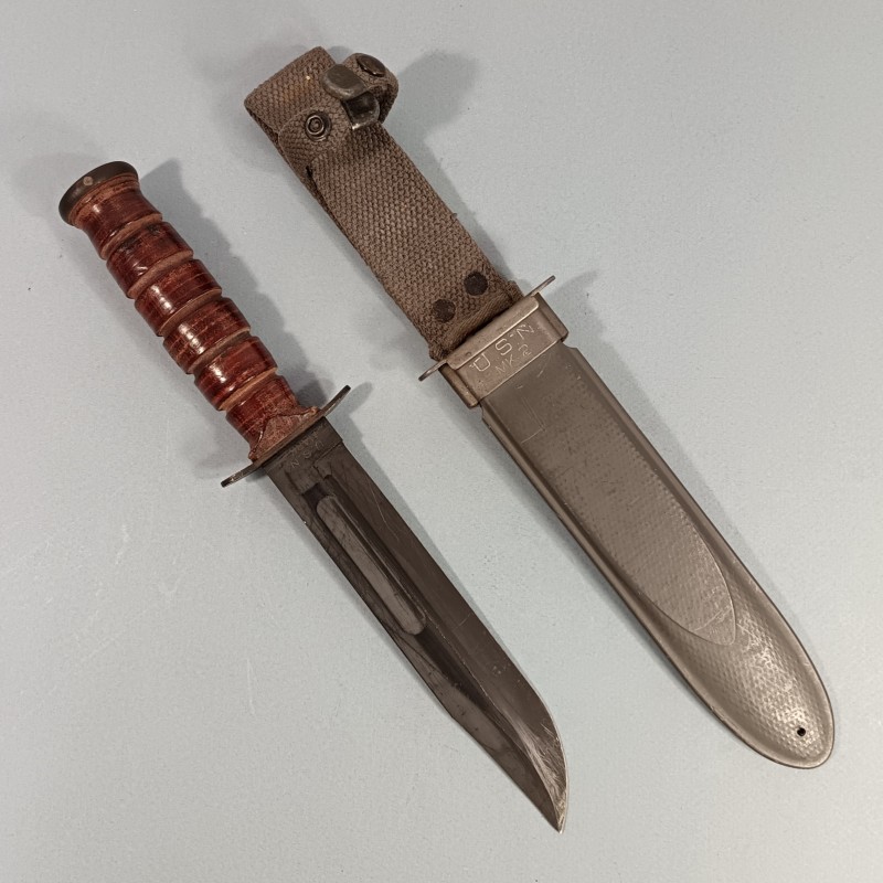 SUPERBE !! COUTEAU DE GI USN CAMILLUS N.Y. U.S.N. MARK 2 NAVY WW2 MARQUAGE LAME FOURREAU NORD 4723 MK2 U.S.N.