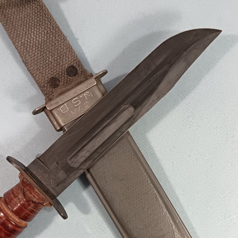 SUPERBE !! COUTEAU DE GI USN CAMILLUS N.Y. U.S.N. MARK 2 NAVY WW2 MARQUAGE LAME FOURREAU NORD 4723 MK2 U.S.N.