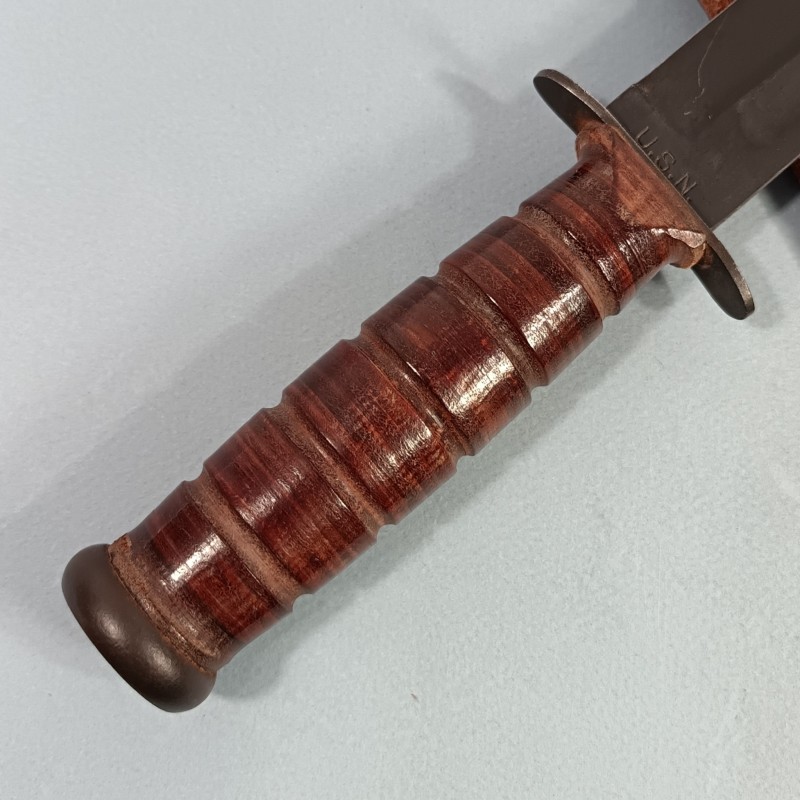 SUPERBE !! COUTEAU DE GI USN CAMILLUS N.Y. KABAR NAVY WW2 MARQUAGE LAME FOURREAU CUIR CLAIR U.S.N.