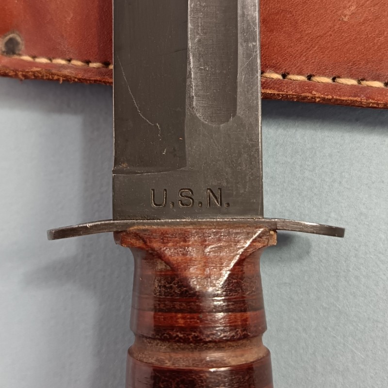 SUPERBE !! COUTEAU DE GI USN CAMILLUS N.Y. KABAR NAVY WW2 MARQUAGE LAME FOURREAU CUIR CLAIR U.S.N.