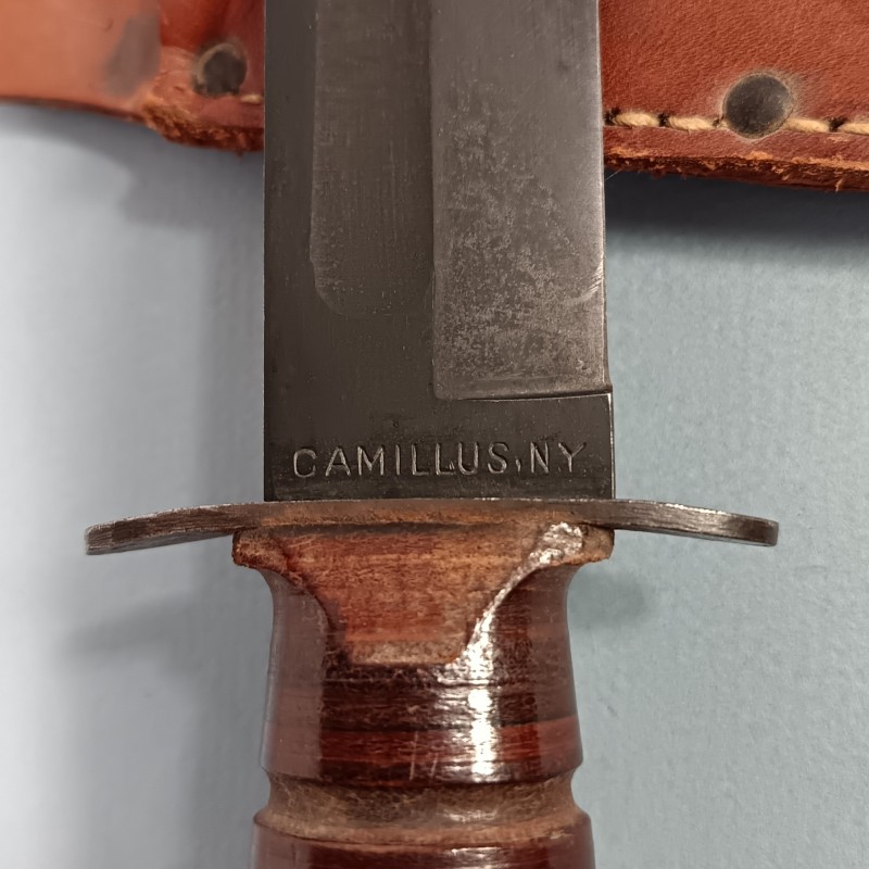 SUPERBE !! COUTEAU DE GI USN CAMILLUS N.Y. KABAR NAVY WW2 MARQUAGE LAME FOURREAU CUIR CLAIR U.S.N.