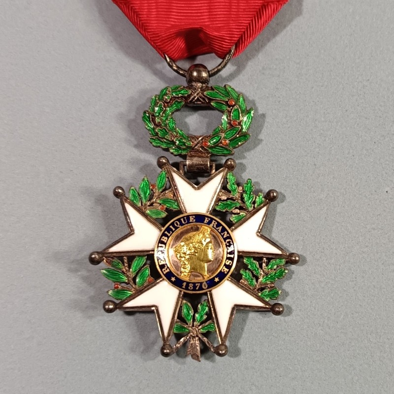 FRANCE MEDAILLE CROIX DE CHEVALIER DE L'ORDRE DE LA LEGION D'HONNEUR 3 ème REPUBLIQUE MODELE EN ARGENT A FILETS