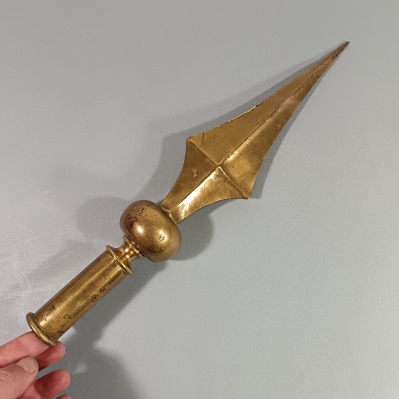 HAMPE  OU POINTE DE DRAPEAU FABRICATION ANCIENNE EN BRONZE DORE TROISIEME REPUBLIQUE HAUTEUR 38 cm