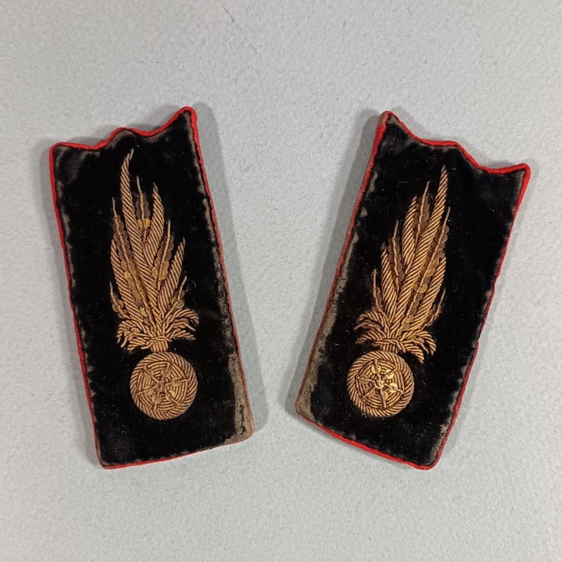 PATTES DE COL VESTE MODELE 1880 POUR UN OFFICIER DU GENIE MILITAIRE OU DES SAPEURS POMPIERS CANNETILLE ARGENT