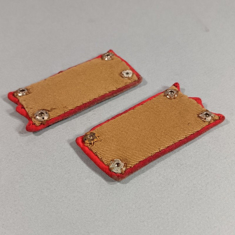 PATTES DE COL VESTE MODELE 1880 POUR UN OFFICIER DU GENIE MILITAIRE OU DES SAPEURS POMPIERS CANNETILLE ARGENT