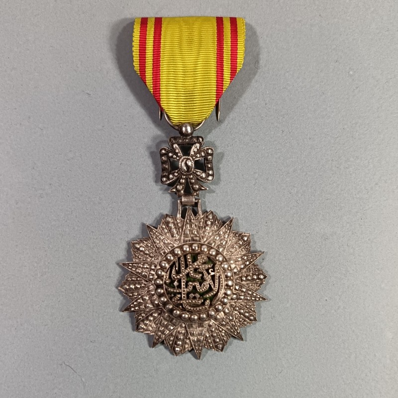 TUNISIE MEDAILLE EN ARGENT DE CHEVALIER DE L'ORDRE TUNISIEN DU NICHAN IFTIKHAR MUHAMMAD EL AMIN 1942-1957 FRANCE LIBRE