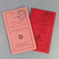 ENSEMBLE DE 2 MANUEL D'INSTRUCTION PROTECTION CONTRE LES GAZ DE COMBAT DATES 1937 TAMPONNES DU 1 er RTM