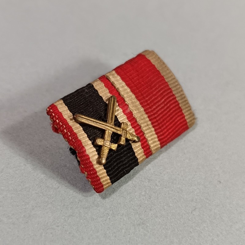 RAPPEL ALLEMAND DES MEDAILLES DU MERITE ALLEMAND AVEC GLAIVE A TITRE MILITAIRE ET DE LA CROIX ROUGE