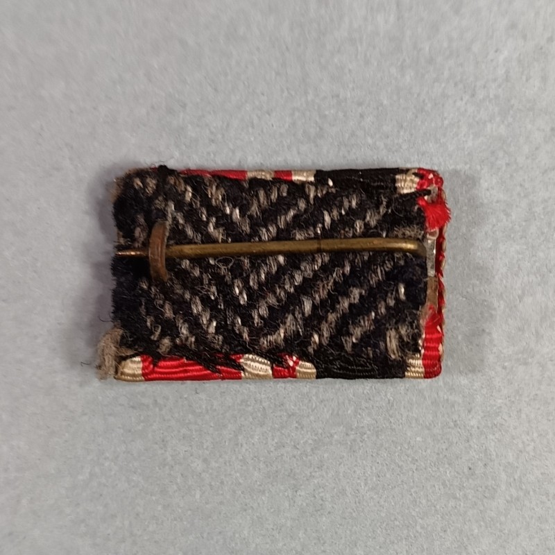 RAPPEL ALLEMAND DES MEDAILLES DU MERITE ALLEMAND AVEC GLAIVE A TITRE MILITAIRE ET DE LA CROIX ROUGE