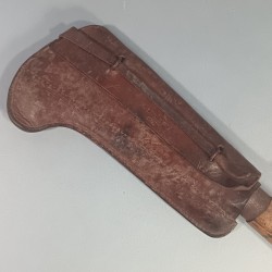 OUTIL MILITAIRE SERPE INDIVIDUELLE EQUIPEMENT DE SOLDAT GUERRE 1914 1918 OU 1939 145 CUIR DATE 1917 ET SERPE 1922