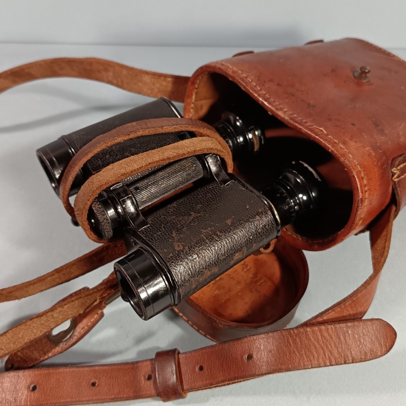 PAIRE DE JUMELLES D'OFFICIER 1914 1918 AVEC SILHOUETTES DE CAVALIER ET DE FANTASSIN MINISTERE DE LA GUERRE HUET & CIE PARIS