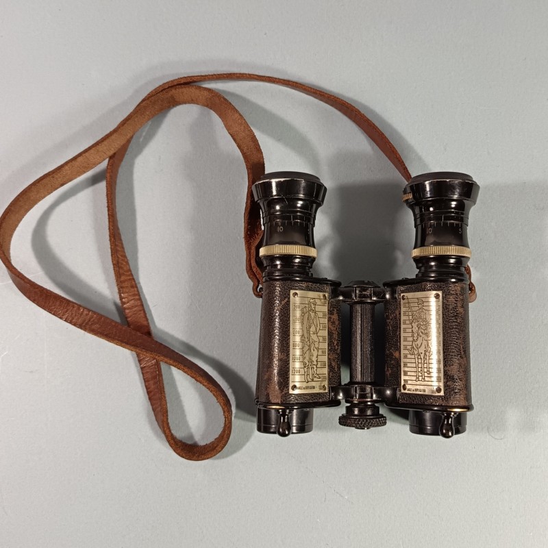 PAIRE DE JUMELLES D'OFFICIER 1914 1918 AVEC SILHOUETTES DE CAVALIER ET DE FANTASSIN MINISTERE DE LA GUERRE HUET & CIE PARIS