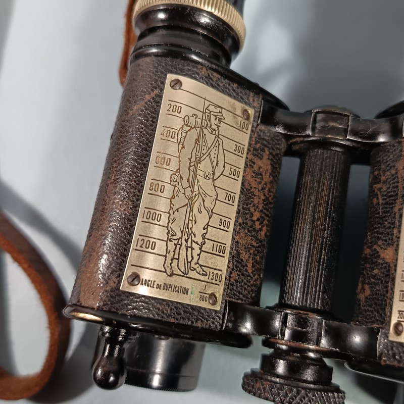 PAIRE DE JUMELLES D'OFFICIER 1914 1918 AVEC SILHOUETTES DE CAVALIER ET DE FANTASSIN MINISTERE DE LA GUERRE HUET & CIE PARIS