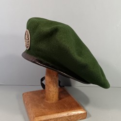 BERET VERT LEGION ETRANGERE MODELE 1957 FABRICANT F.T.A. SIMON PARACHUTISTES TAP TAILLE 56 INSIGNE FABRICATION DRAGO PARIS