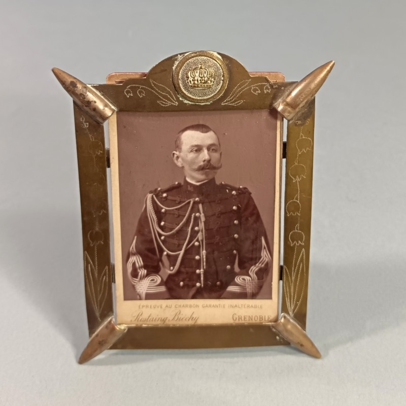 PETIT CADRE SOUVENIR DE LA GUERRE 1914 1918 ARTISANAT DE TRANCHEES AVEC PHOTO CDV OFFICIER DU 36 ème D'ARTILLERIE