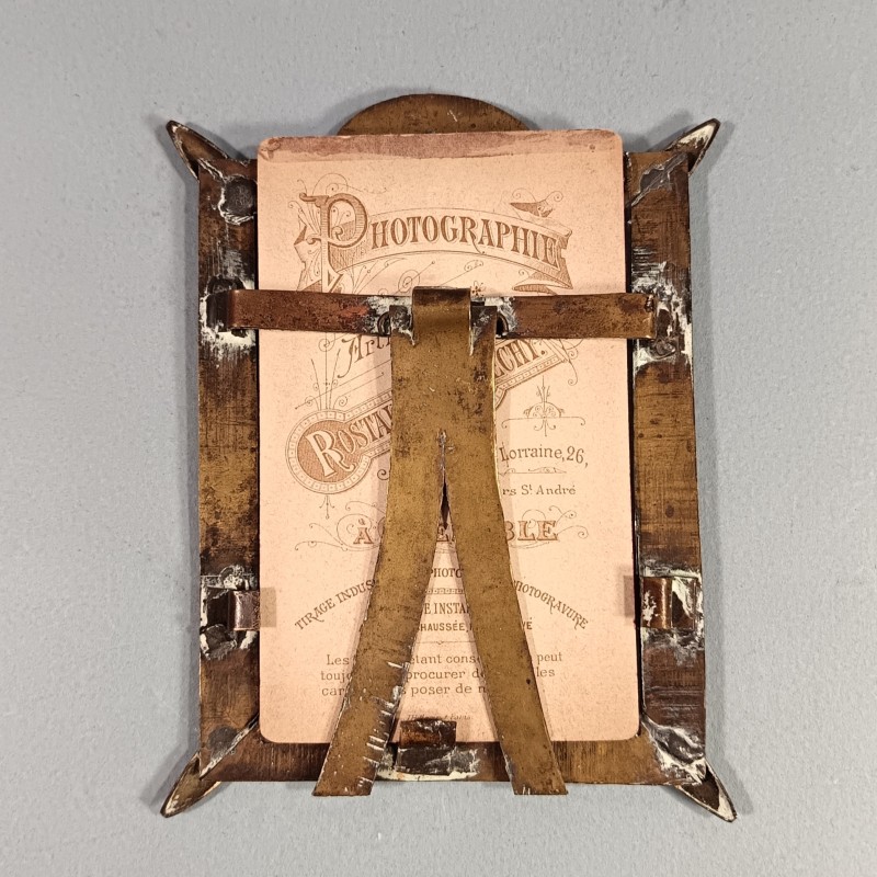 PETIT CADRE SOUVENIR DE LA GUERRE 1914 1918 ARTISANAT DE TRANCHEES AVEC PHOTO CDV OFFICIER DU 36 ème D'ARTILLERIE