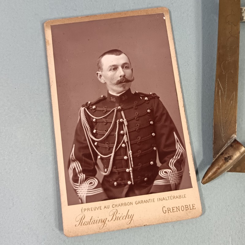 PETIT CADRE SOUVENIR DE LA GUERRE 1914 1918 ARTISANAT DE TRANCHEES AVEC PHOTO CDV OFFICIER DU 36 ème D'ARTILLERIE