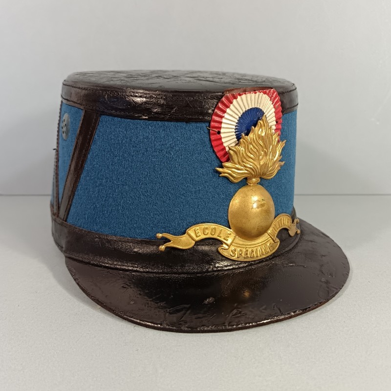SHAKO DE L'ECOLE MILITAIRE DE ST CYR ESM ECOLE SPECIALE MILITAIRE FABRICATION DES ANNEES 1940-1950 TAILLE 57-58
