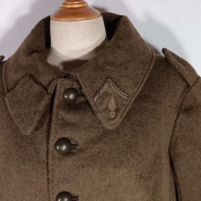 MANTEAU OU CAPOTE TROUPES MONTEES MODELE 1920-1935 DRAP TROUPE KAKI BOUTONS KAKIS POUR UN CAPITAINE D'ETAT MAJOR