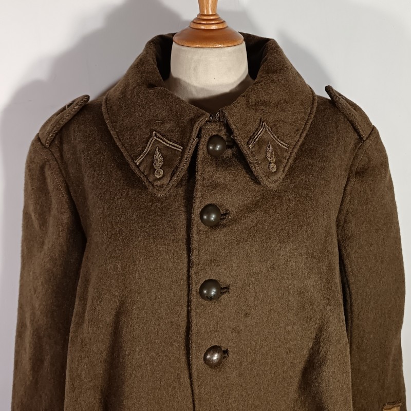 MANTEAU OU CAPOTE TROUPES MONTEES MODELE 1920-1935 DRAP TROUPE KAKI BOUTONS KAKIS POUR UN CAPITAINE D'ETAT MAJOR