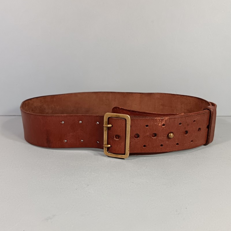 CEINTURON EN CUIR MARRON MODELE SOC SOUS OFFICIER BOUCLE LAITON TAMPONNE DES ANNES 1920 WW1 ET WW2