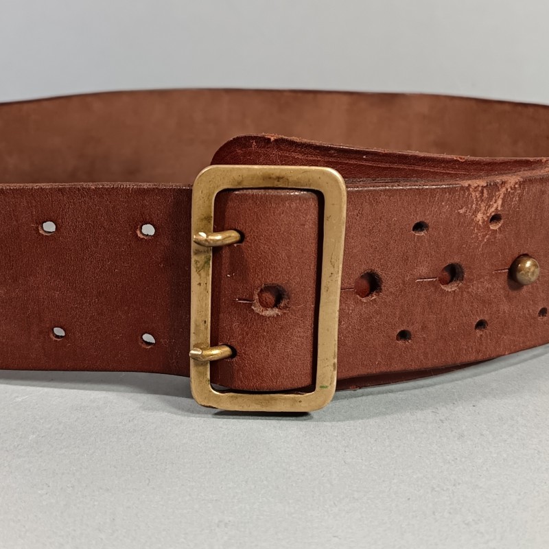 CEINTURON EN CUIR MARRON MODELE SOC SOUS OFFICIER BOUCLE LAITON TAMPONNE DES ANNES 1920 WW1 ET WW2